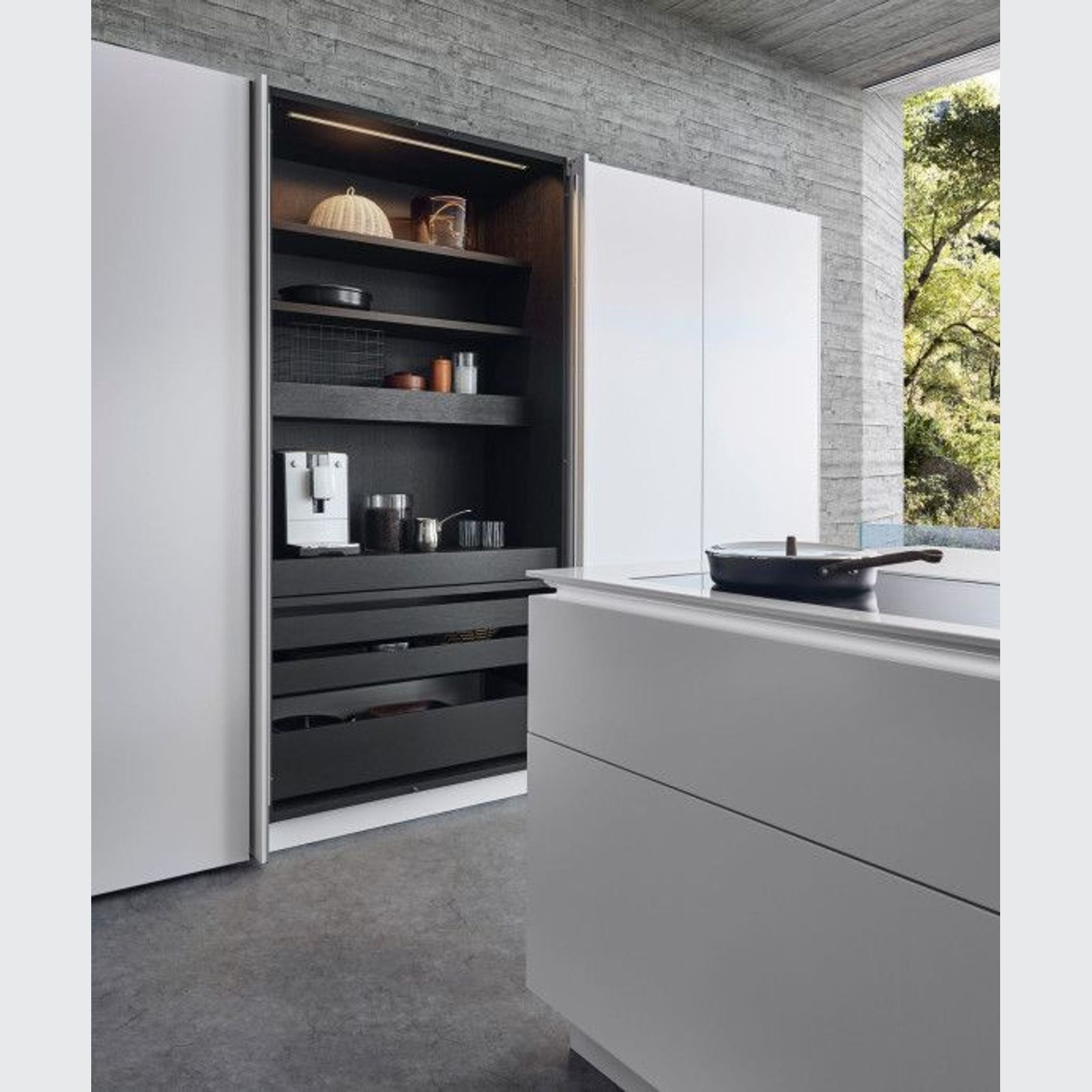 Classic FS Lacquered Kitchen Cabinetry gallery detail image