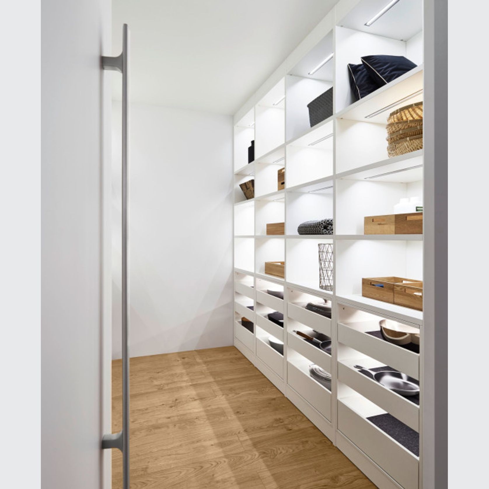 Bondi & Xylo Lacquered Kitchen Cabinetry gallery detail image
