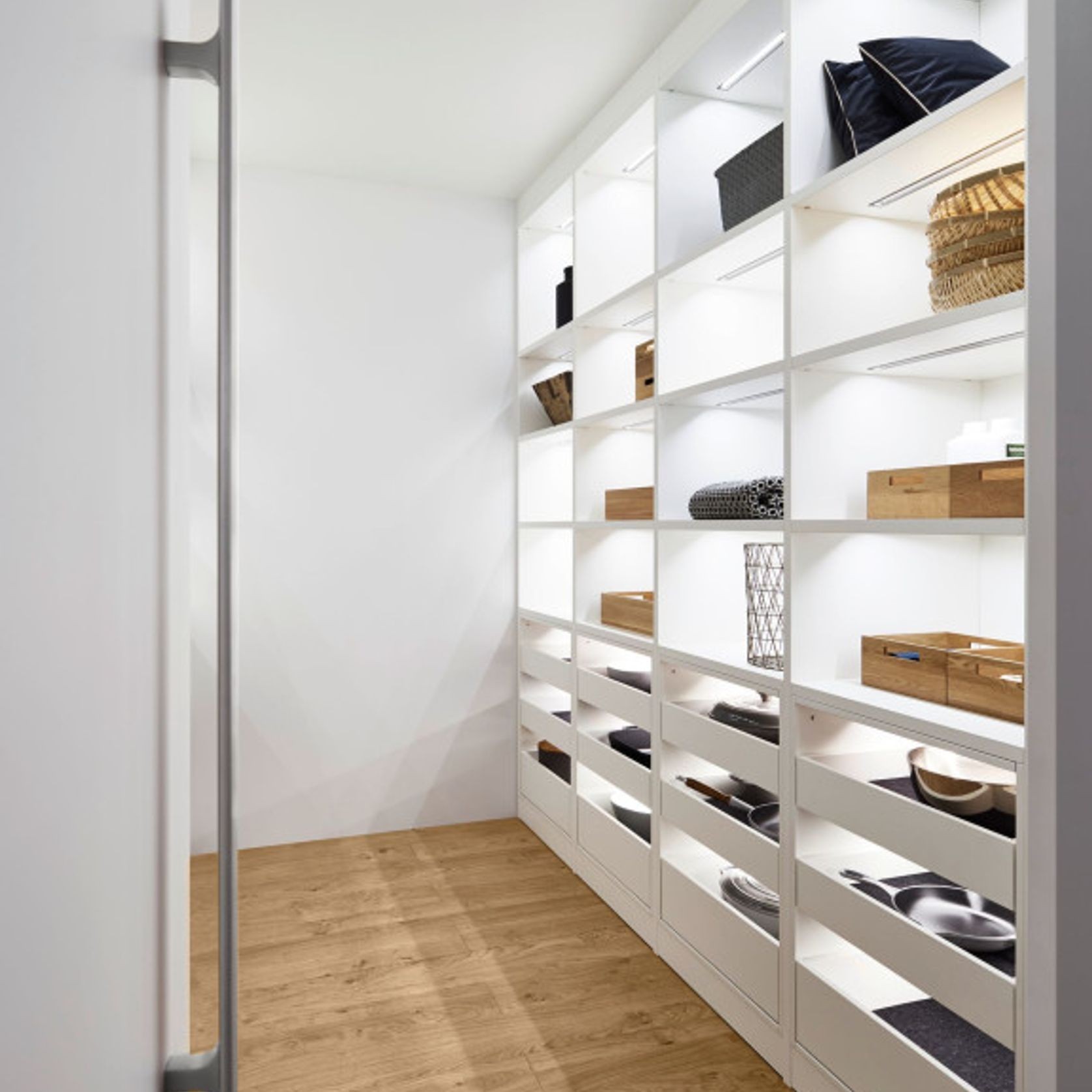 Bondi & Xylo Lacquered Kitchen Cabinetry gallery detail image