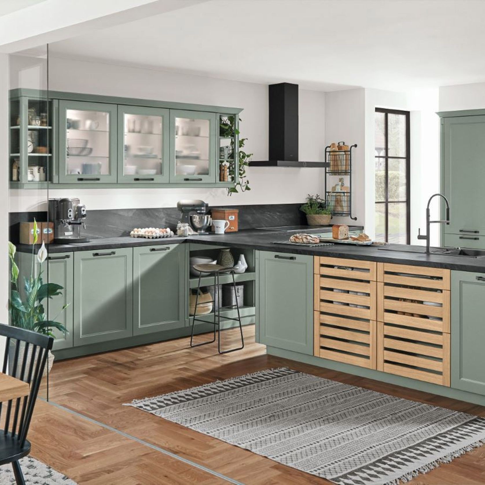 Cascada Traditional Kitchen Cabinetry gallery detail image