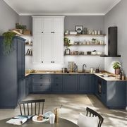 Cascada Traditional Kitchen Cabinetry gallery detail image