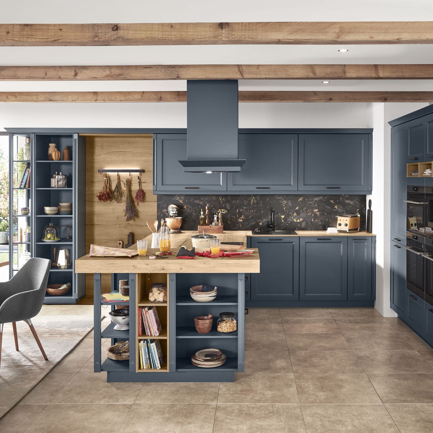 Cascada Traditional Kitchen Cabinetry gallery detail image