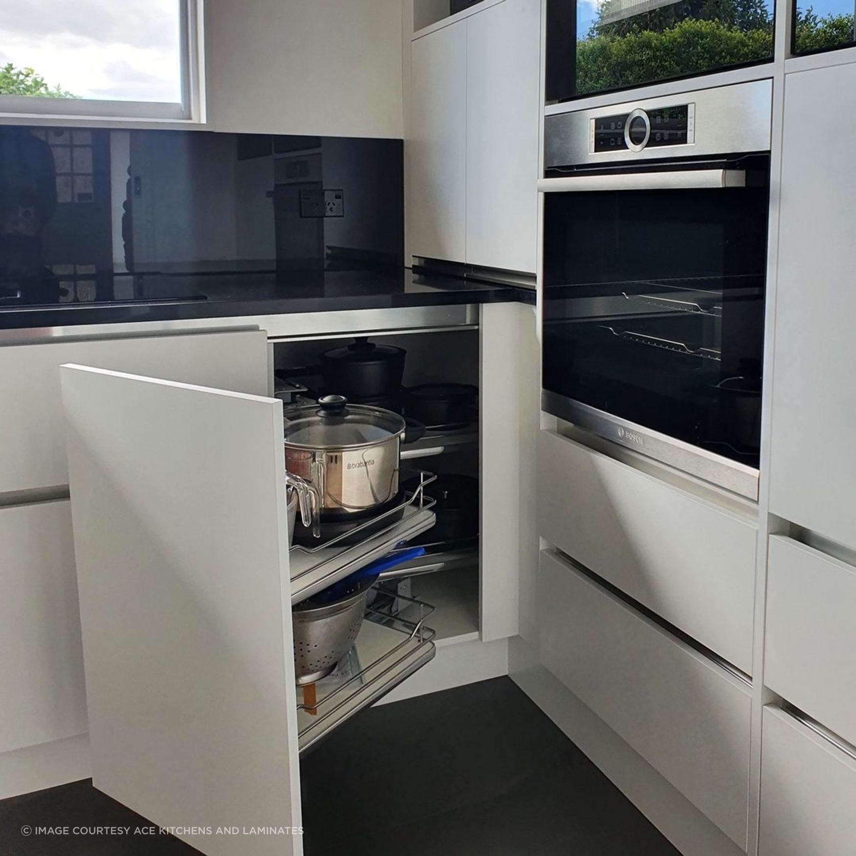 VS COR Fold Pull Out for Blind Corner Cabinets gallery detail image