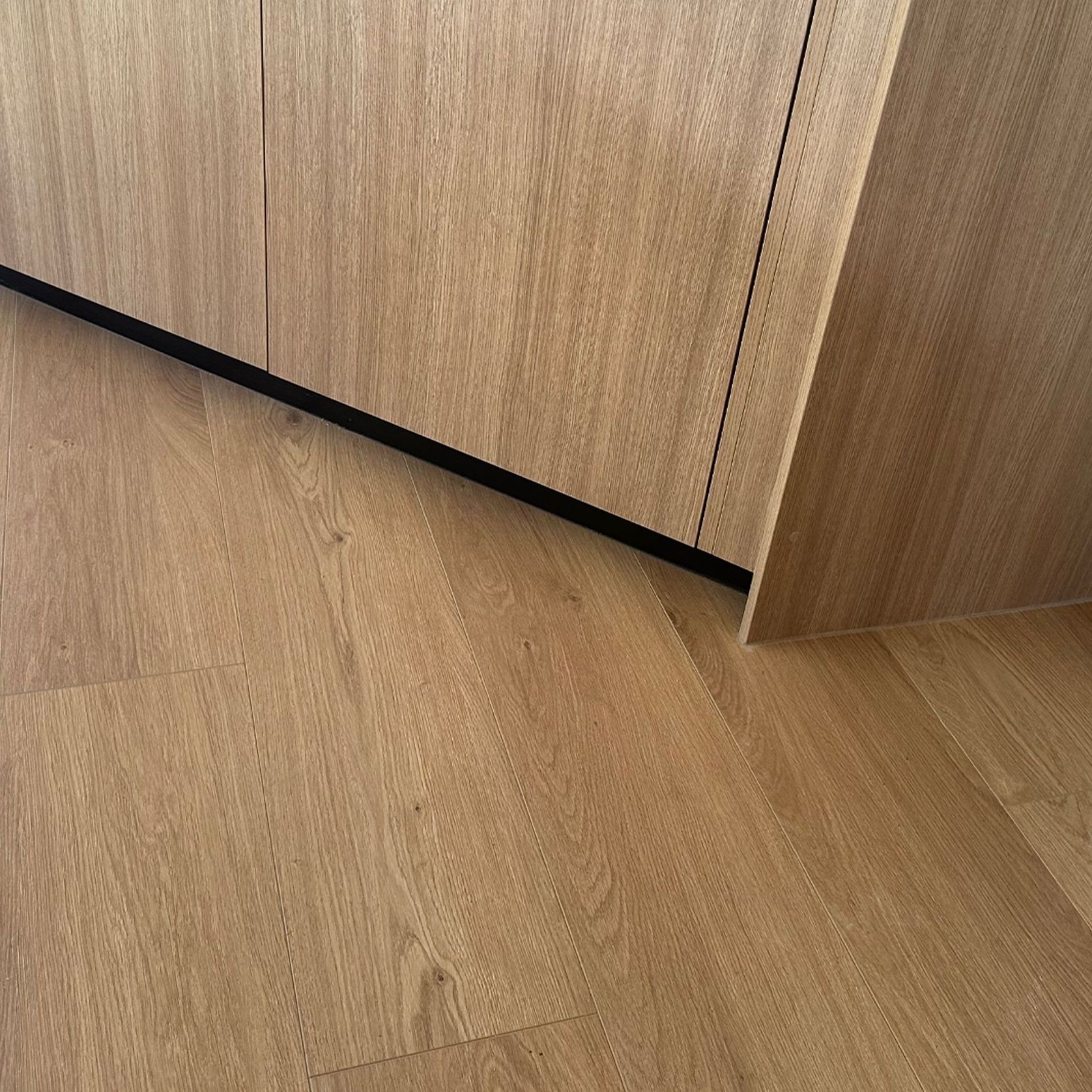 Classic Oak Water Resistant Laminate gallery detail image