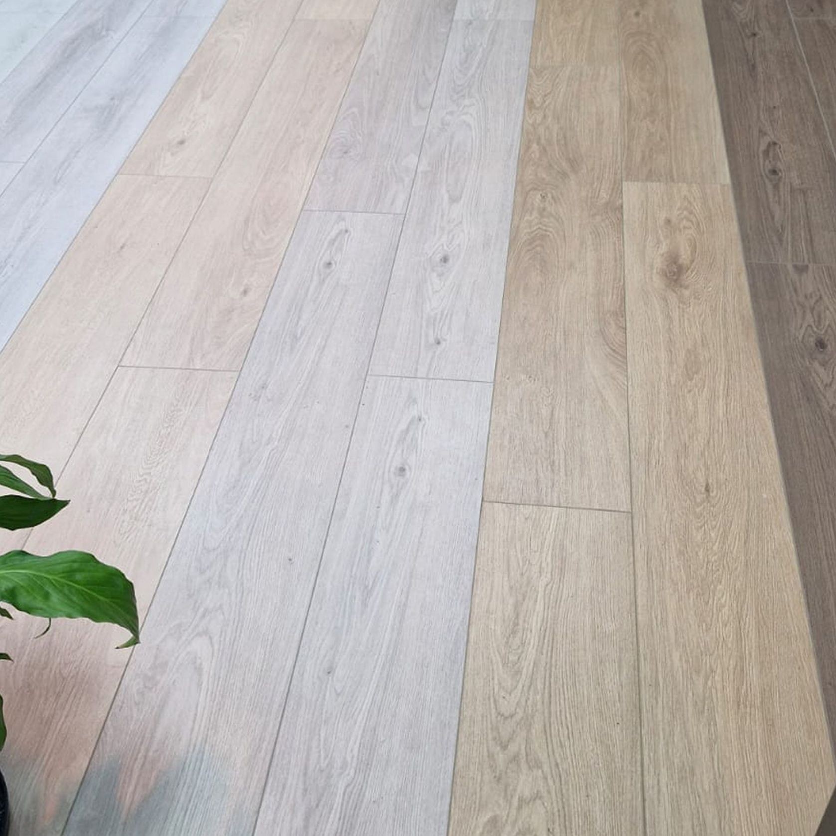 Classic Oak Water Resistant Laminate gallery detail image