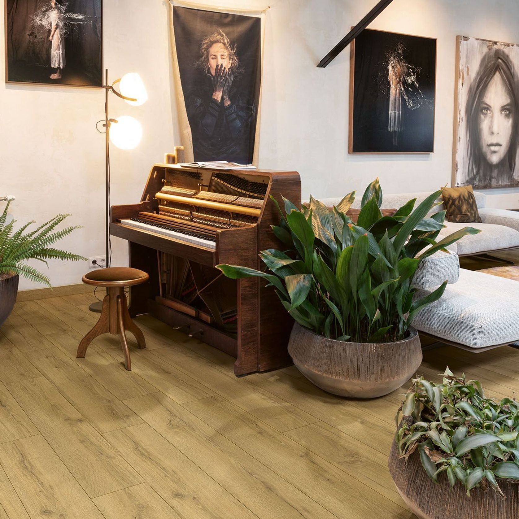 Quick-Step Classic Honey Brown Oak Laminate Flooring gallery detail image