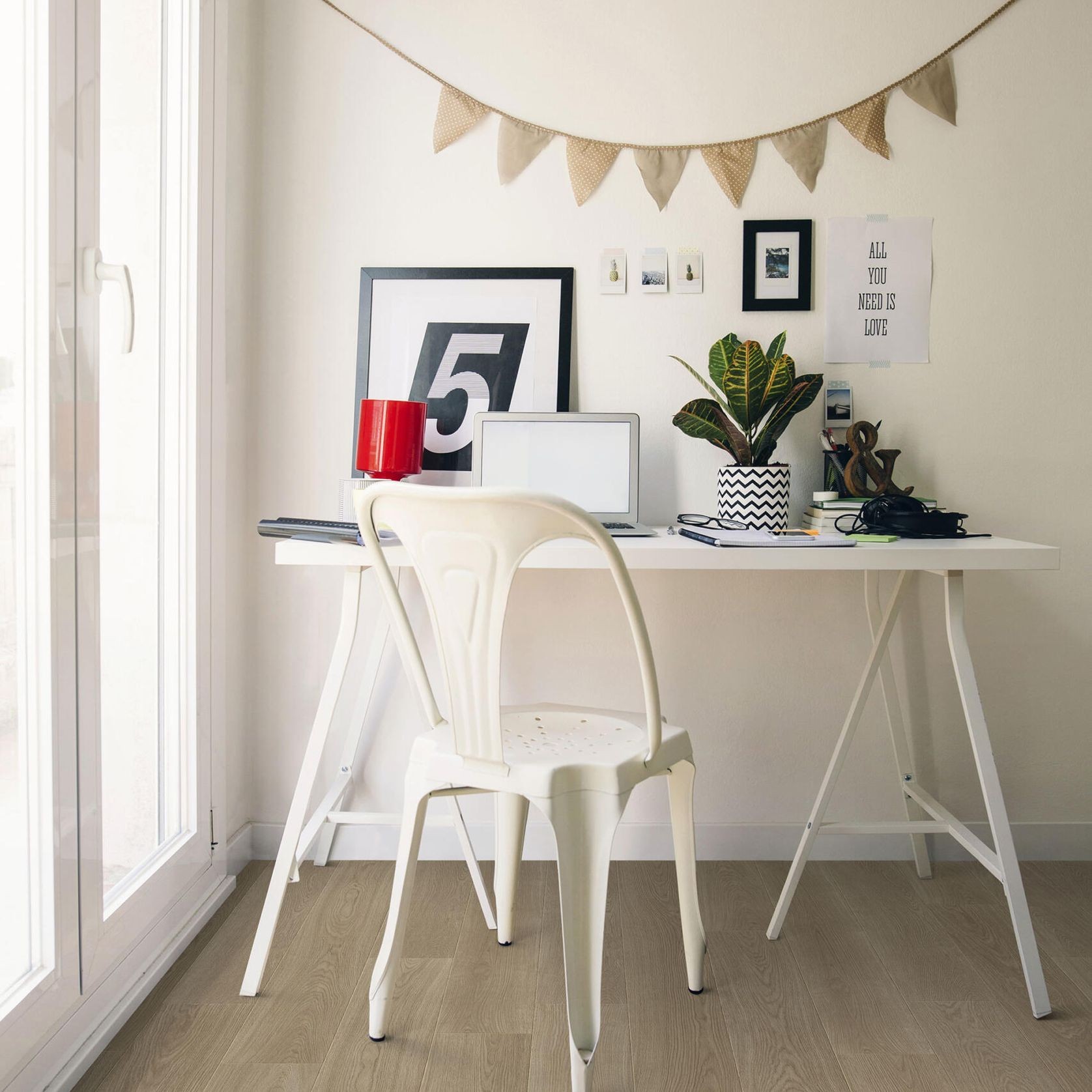 Clix Plus Laminate Flooring in Camellia Oak gallery detail image