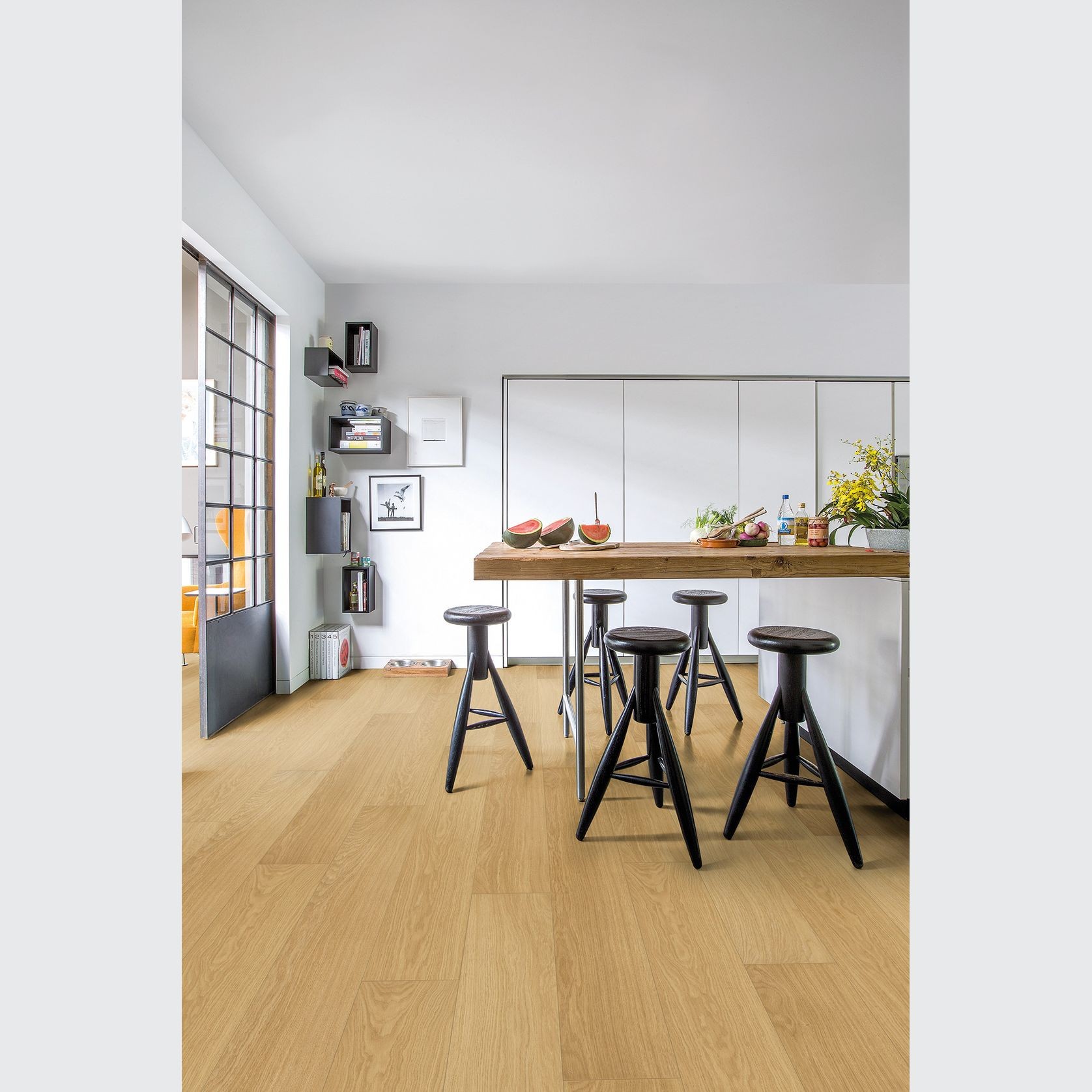 Quick-Step Impressive Natural Varnished Oak Laminate Flooring gallery detail image