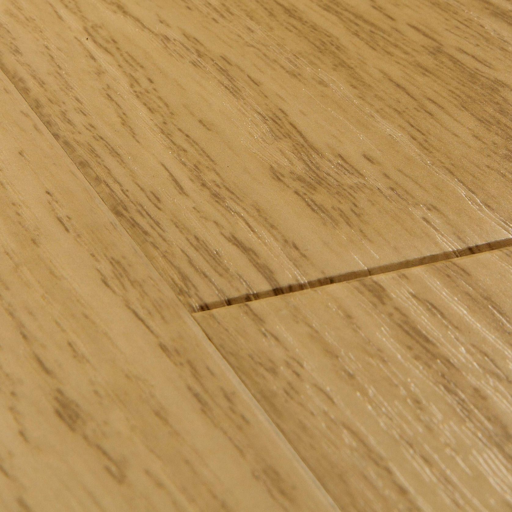 Quick-Step Impressive Natural Varnished Oak gallery detail image