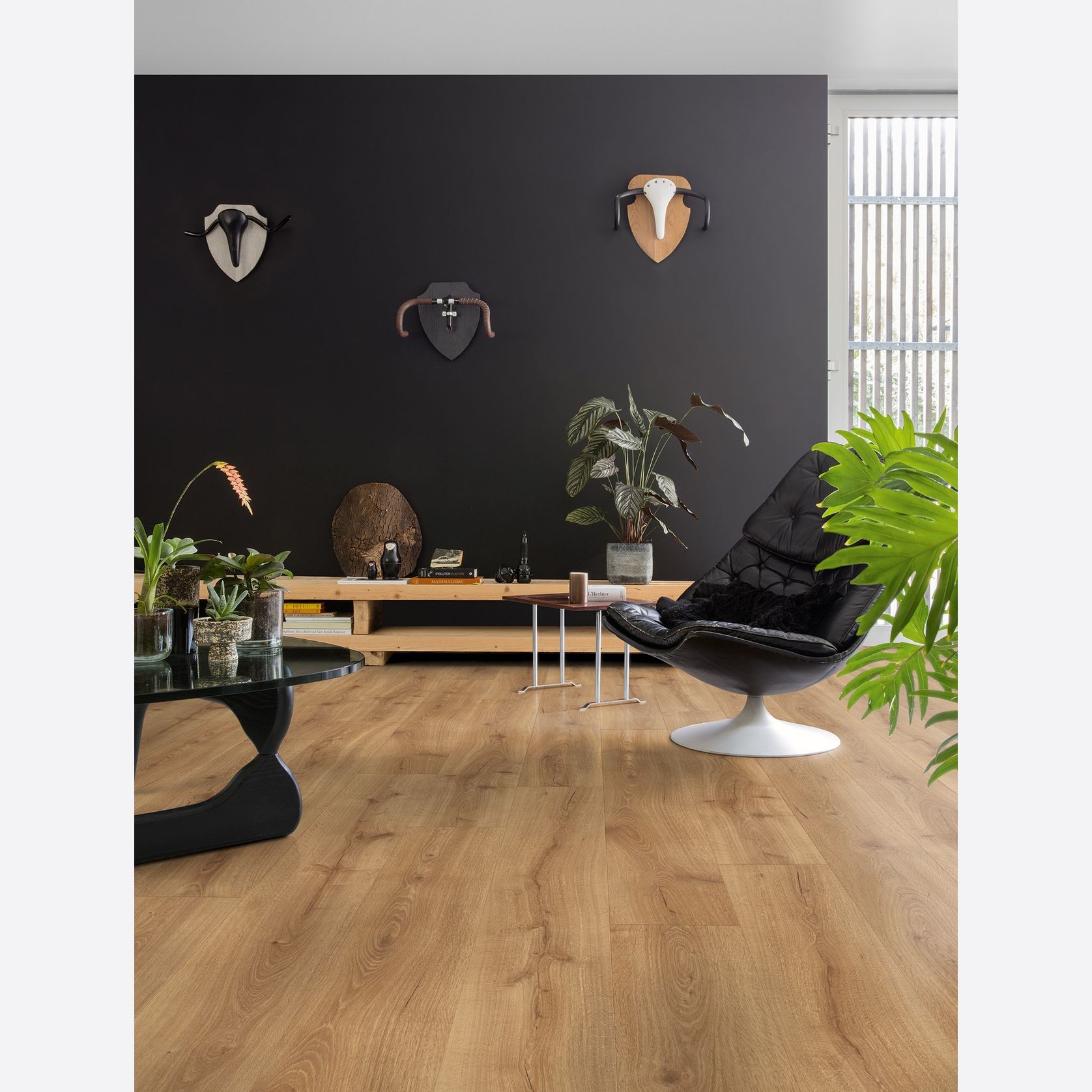 Quick-Step Majestic Desert Oak Warm Natural Laminate Flooring gallery detail image