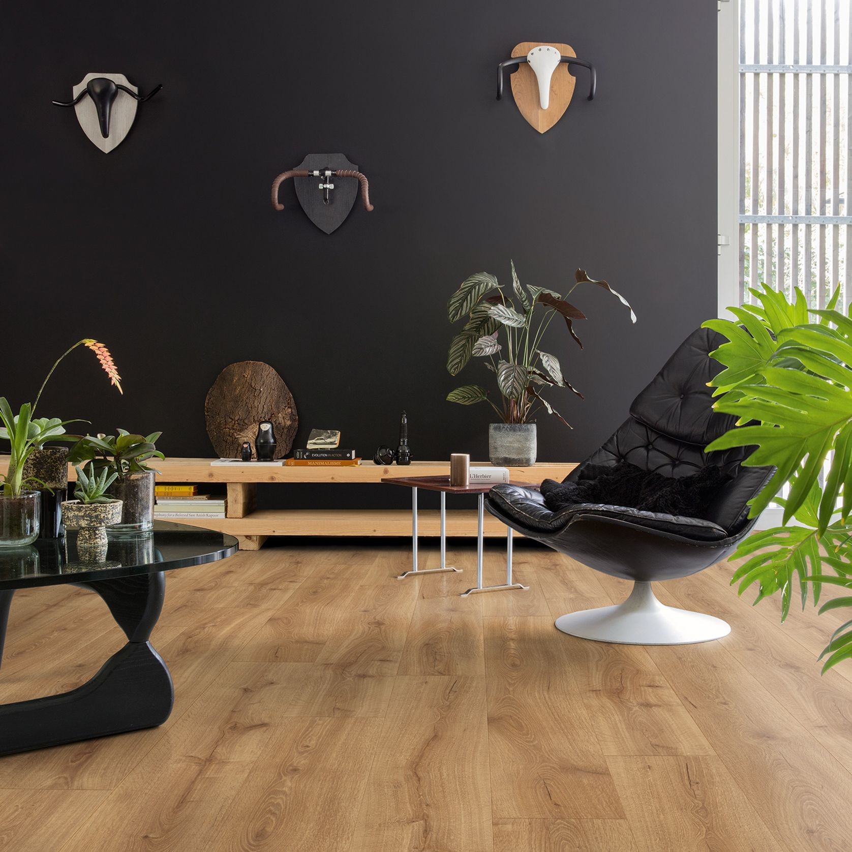 Quick-Step Majestic Desert Oak Warm Natural Laminate Flooring gallery detail image