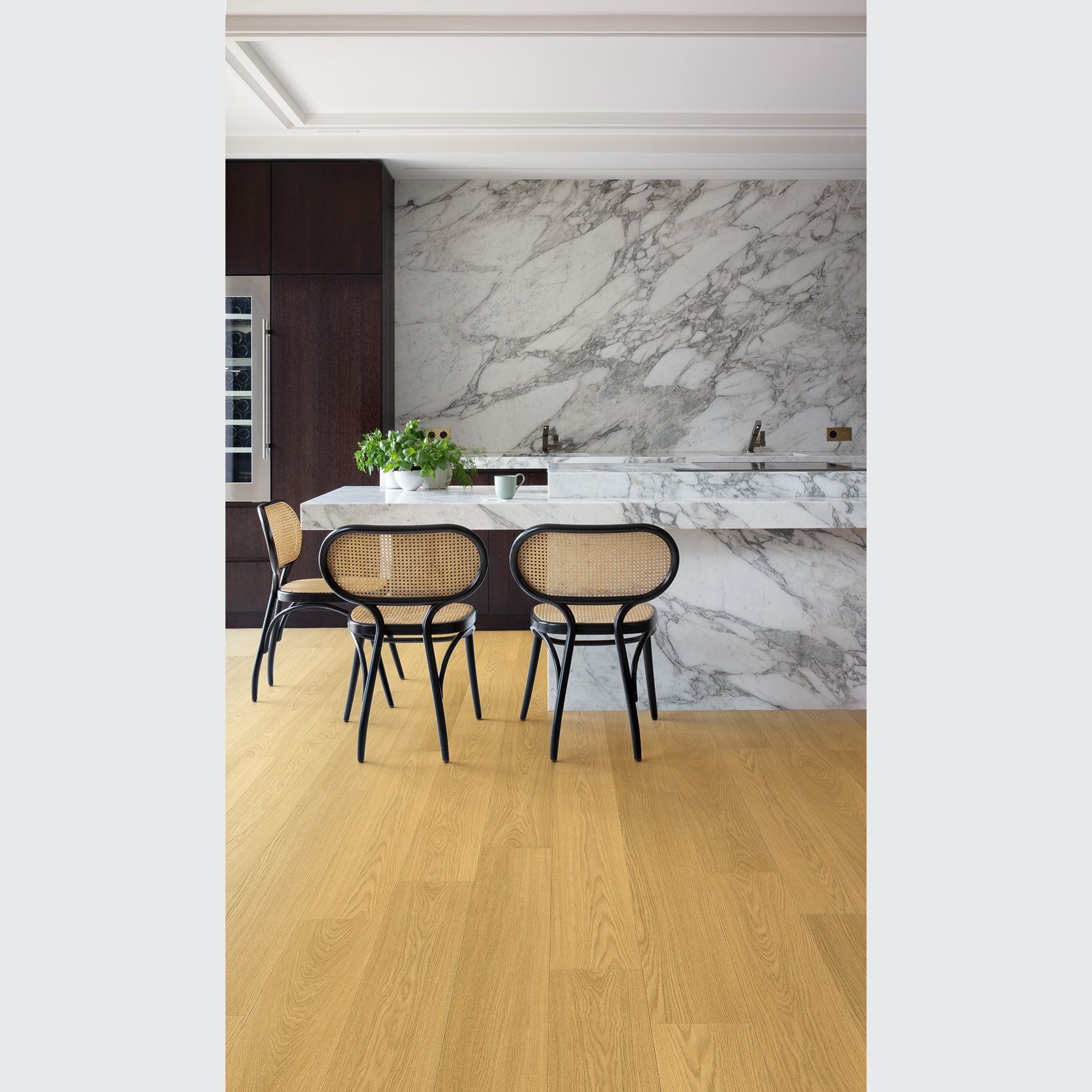 Quick-Step Perspective Nature Natural Varnished Oak Laminate Flooring gallery detail image