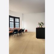 Quick-Step Perspective Nature Beige Varnished Oak Laminate Flooring gallery detail image
