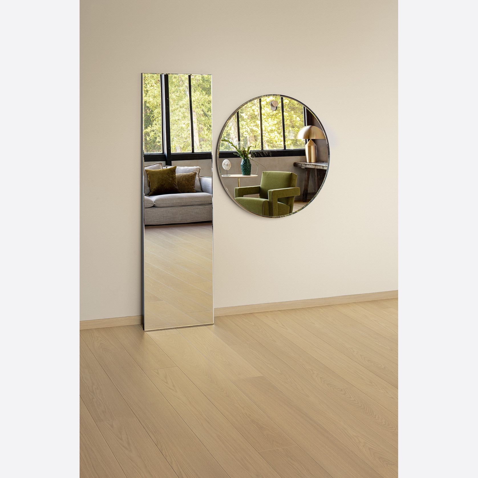 Quick-Step Perspective Nature Beige Varnished Oak Laminate Flooring gallery detail image