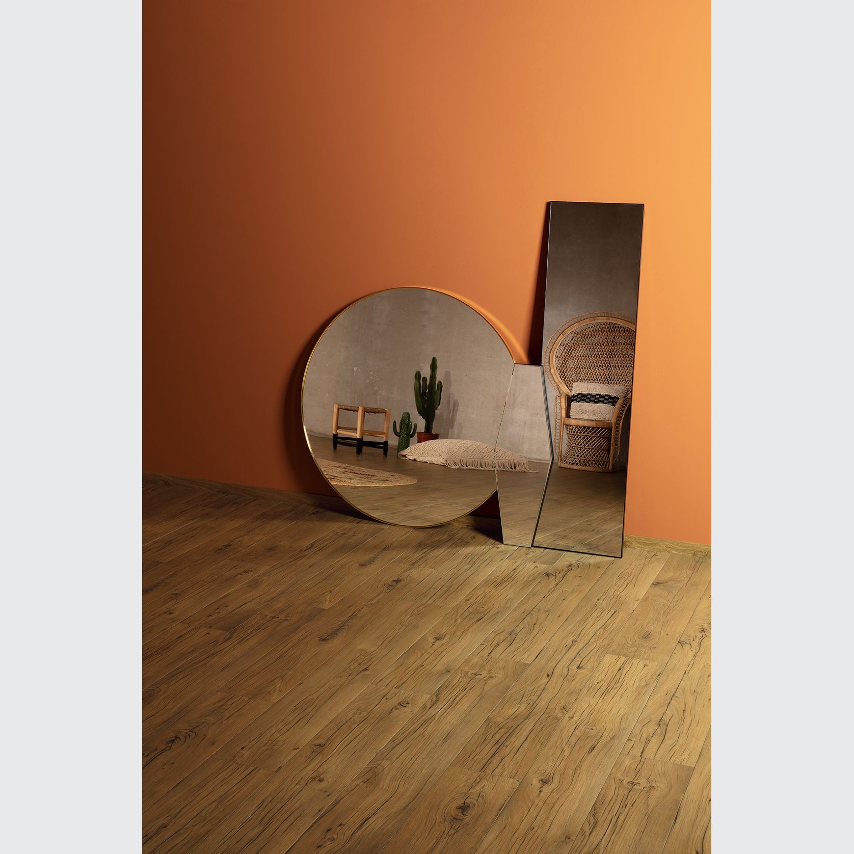 Quick-Step Perspective Nature Cracked Oak Natural Laminate Flooring gallery detail image