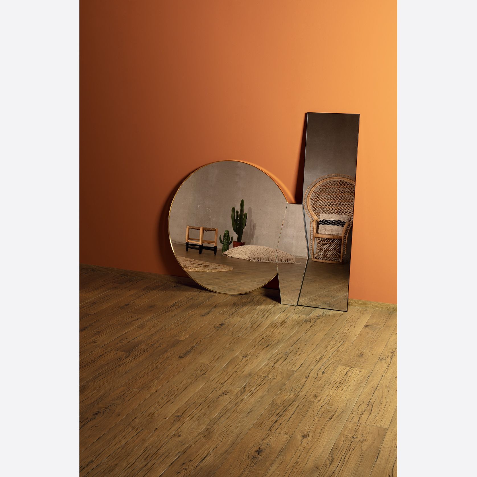 Quick-Step Perspective Nature Cracked Oak Natural Laminate Flooring gallery detail image