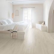 Quick-Step Perspective Nature Soft Patina Oak Laminate Flooring gallery detail image