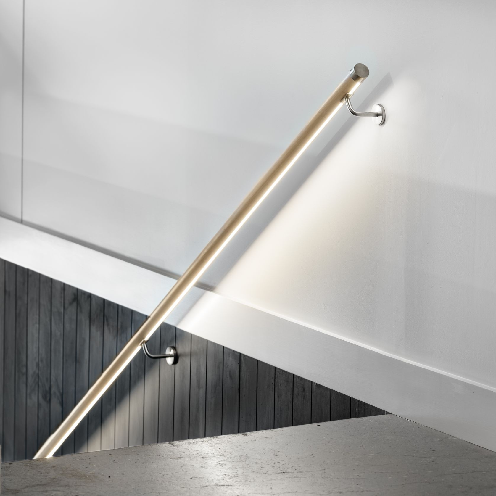 Round Timber Handrail gallery detail image