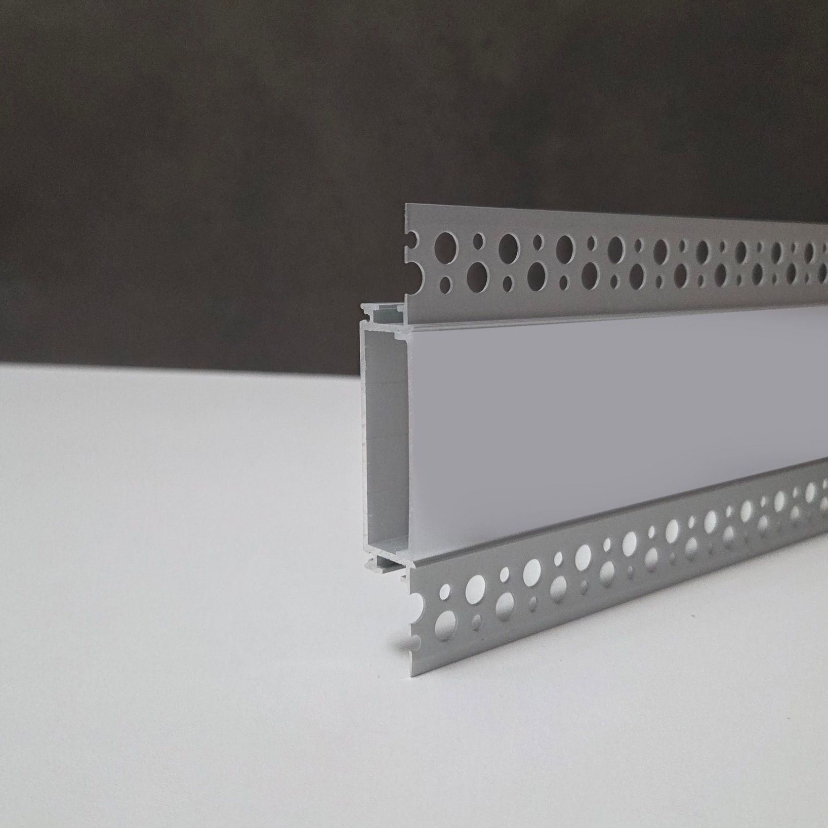 TL012 trimless LED profile