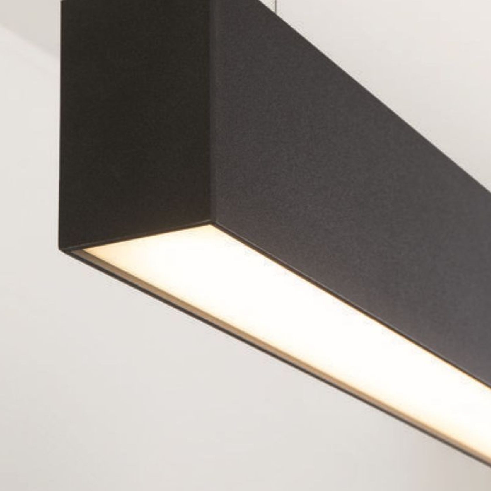 Blex-091 black suspended extrusion for office lighting