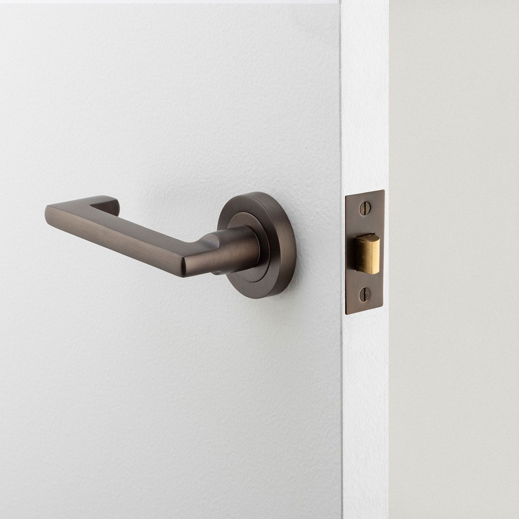 Iver Baltimore Return Door Lever Handle on Round Rose gallery detail image