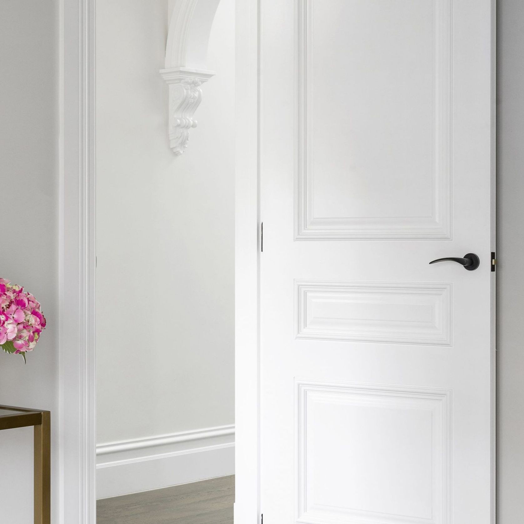 Iver Oxford Door Lever Handle on Round Rose gallery detail image