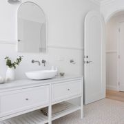Iver Oxford Door Lever Handle on Round Rose gallery detail image