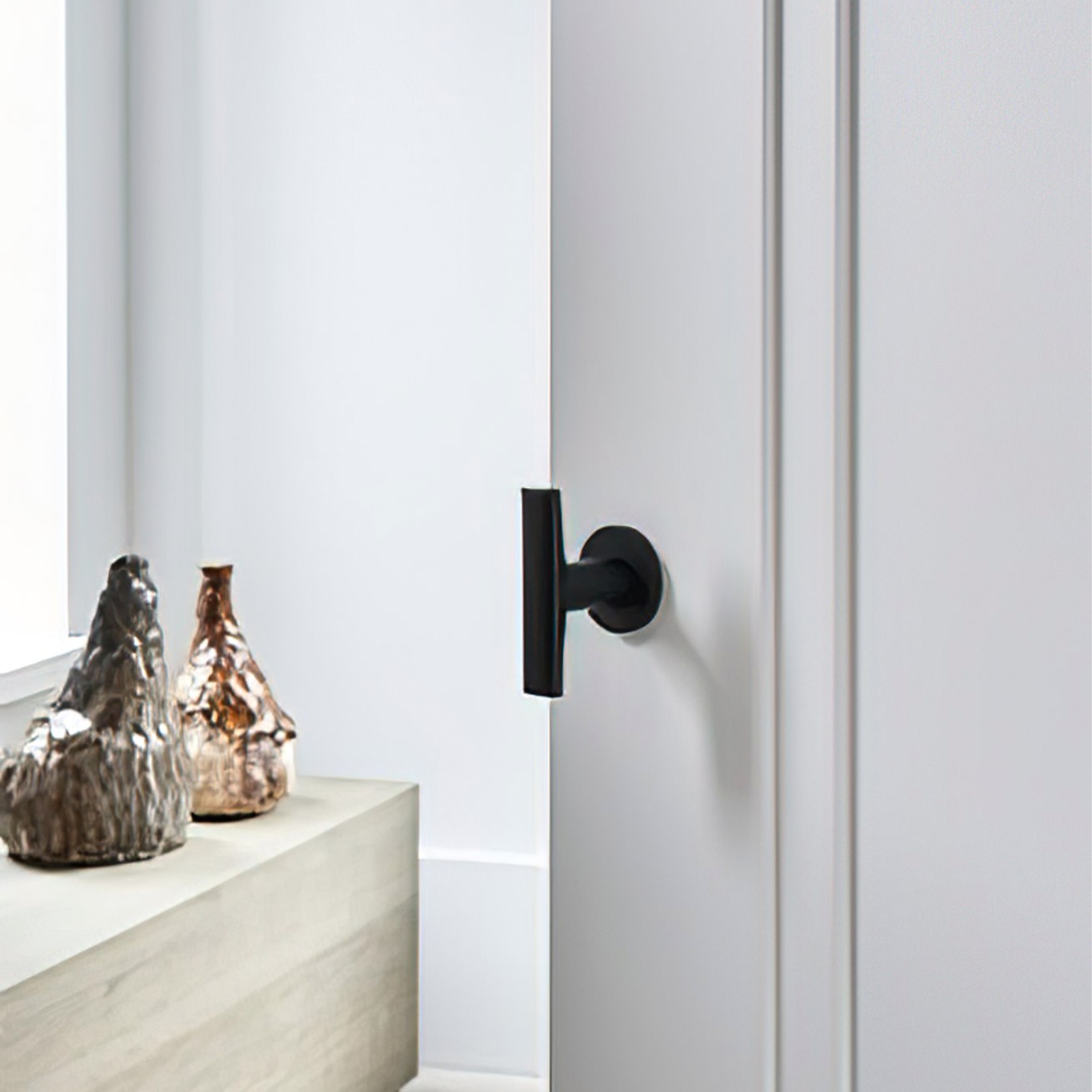 Formani INC T-Lever Handle on Rose gallery detail image