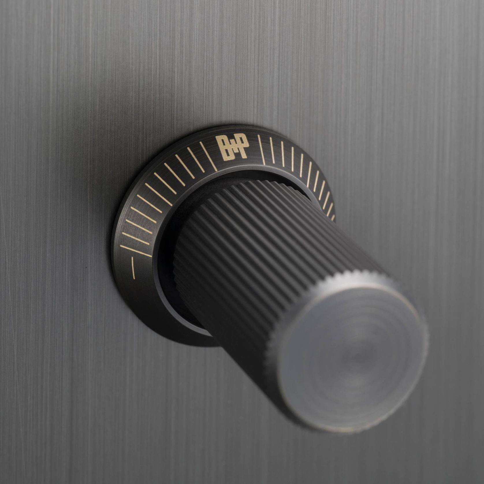 2G Toggle + Dimmer | Vertical | Linear gallery detail image