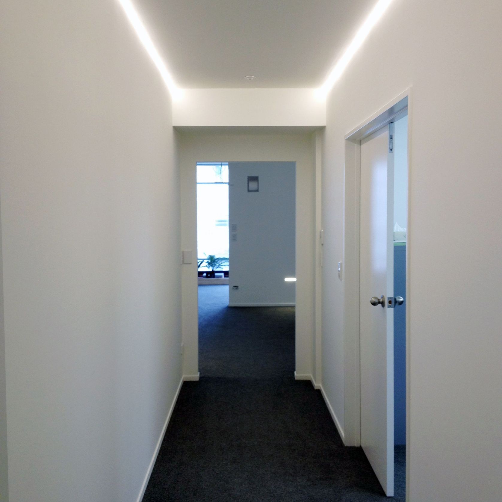 Where's Ben 25 Linear LED Light gallery detail image