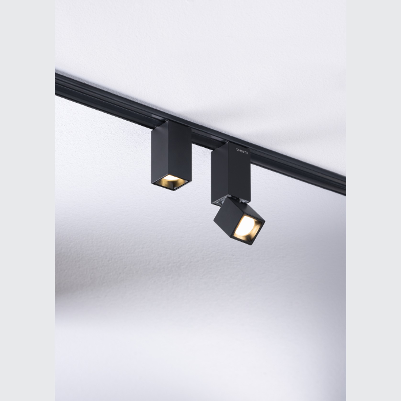 OZ Magnetic Lighting System gallery detail image