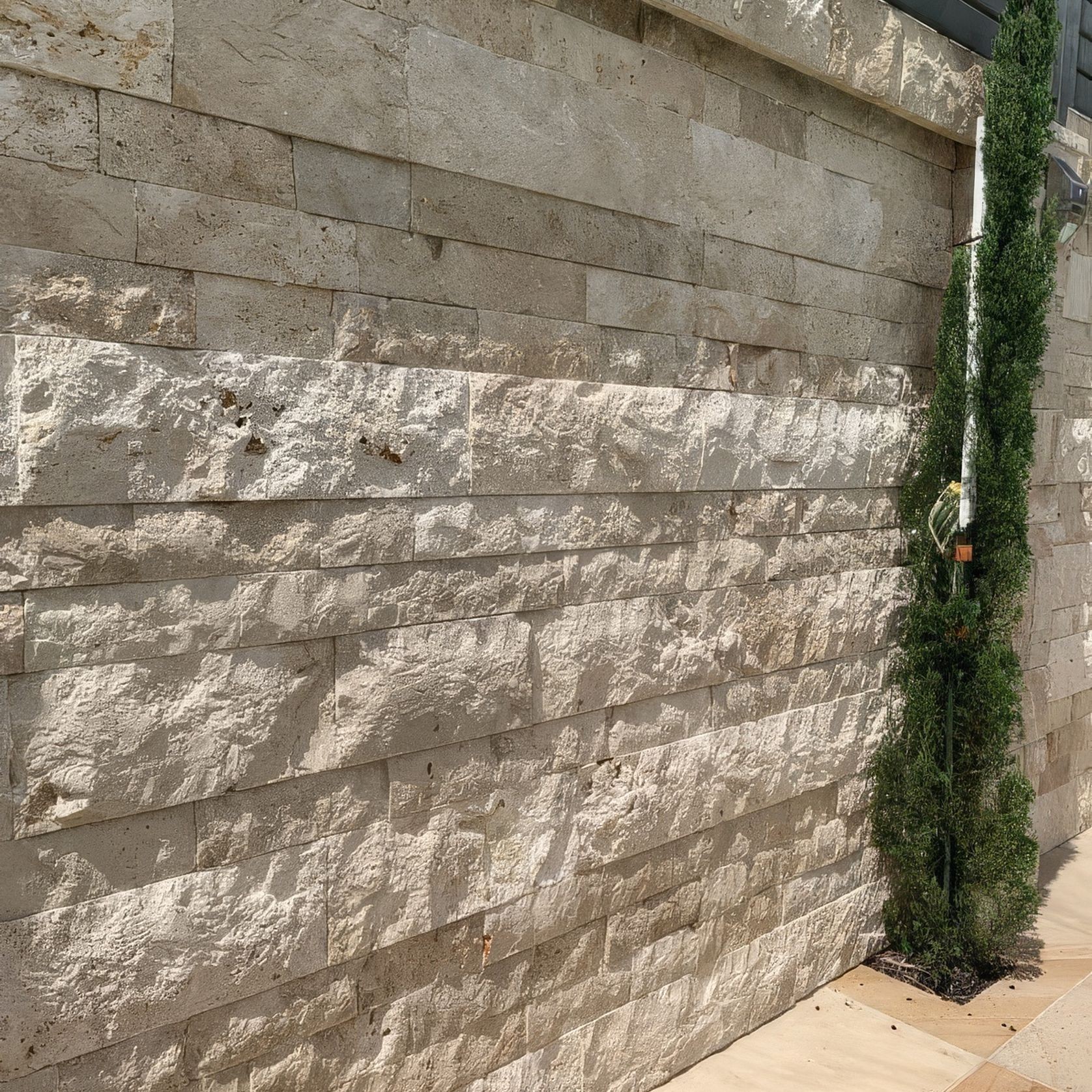Latte Travertine Rockface | Cladding - Loose gallery detail image
