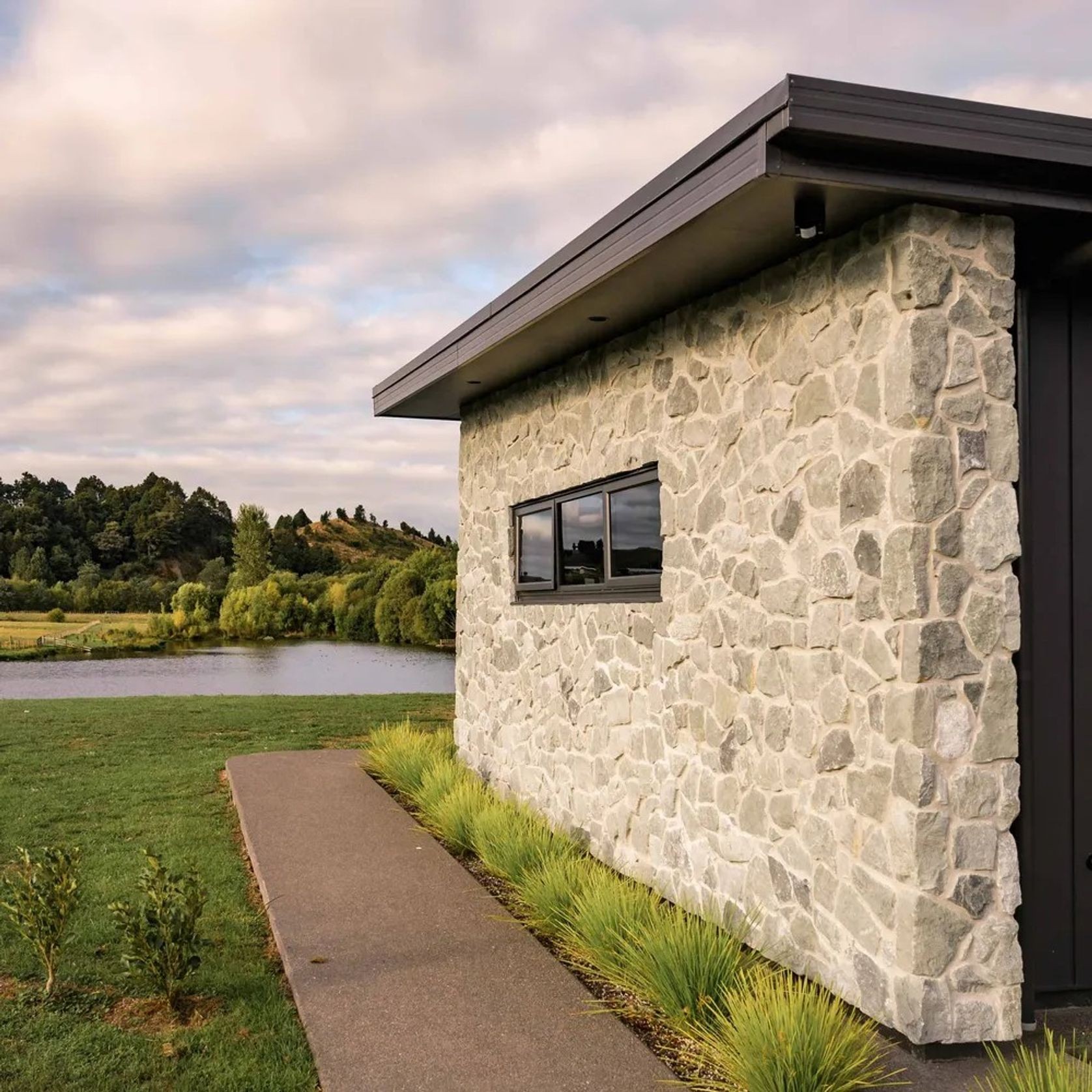 Te Kuiti Grey Limestone Cladding gallery detail image
