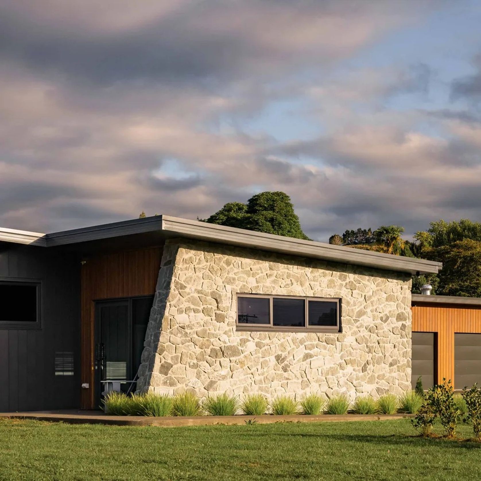 Te Kuiti Grey Limestone Cladding gallery detail image
