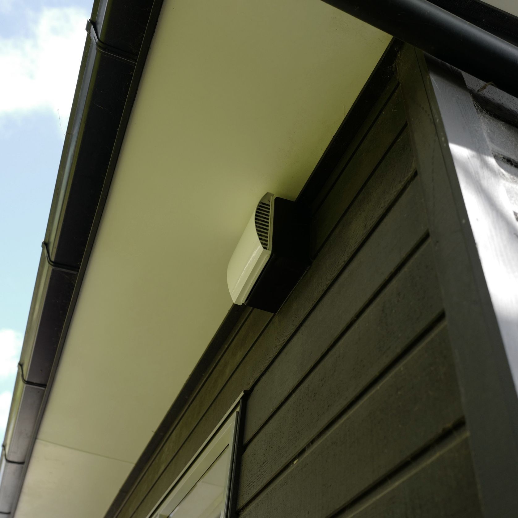 REC-Duo 100 - Decentralized Ventilation System gallery detail image