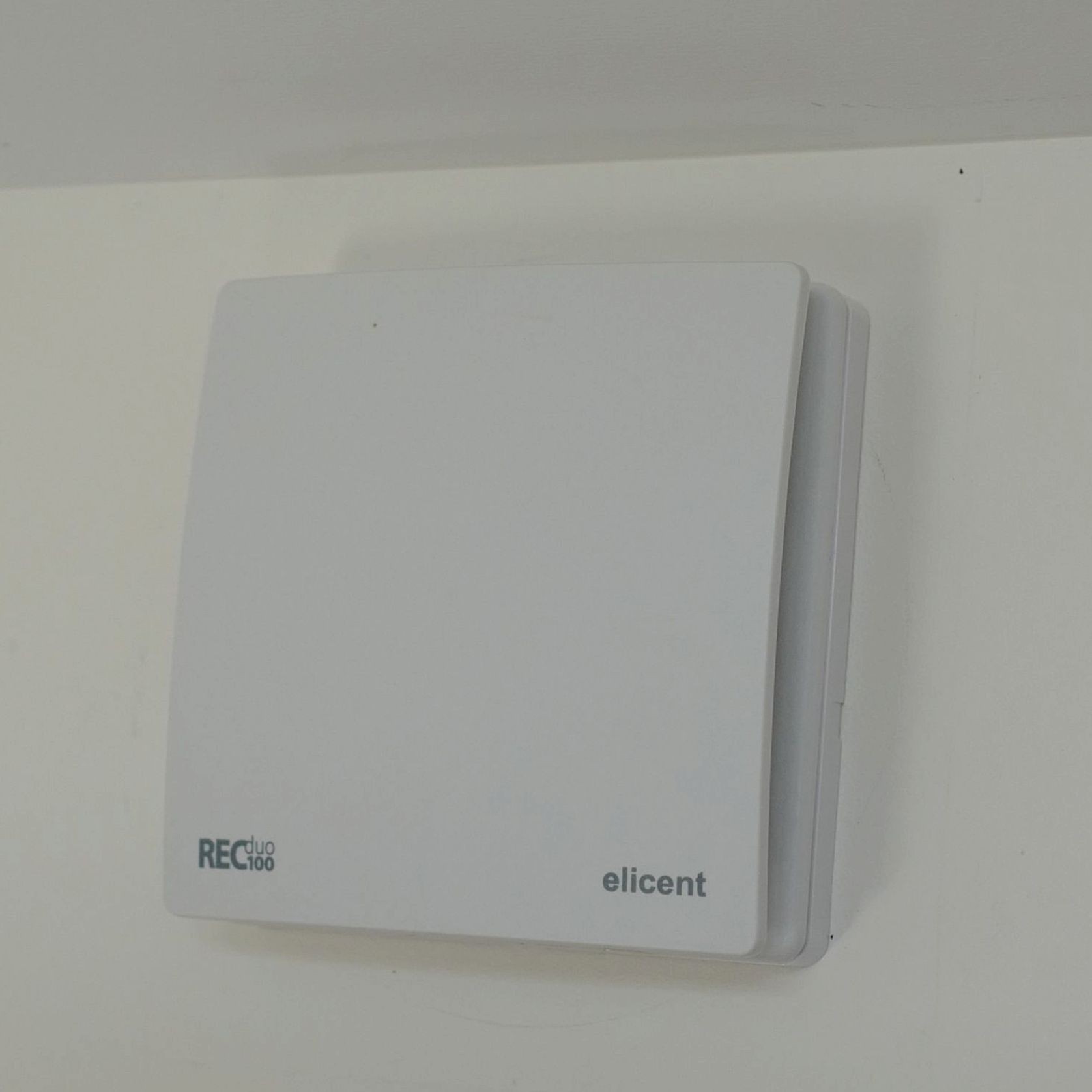 REC-Duo 100 - Decentralized Ventilation System gallery detail image