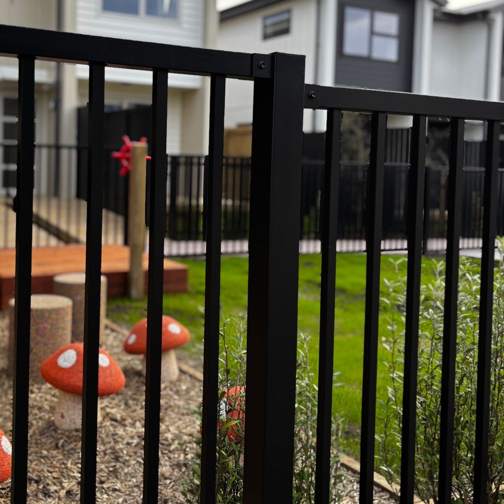 Mako Swim Fence gallery detail image