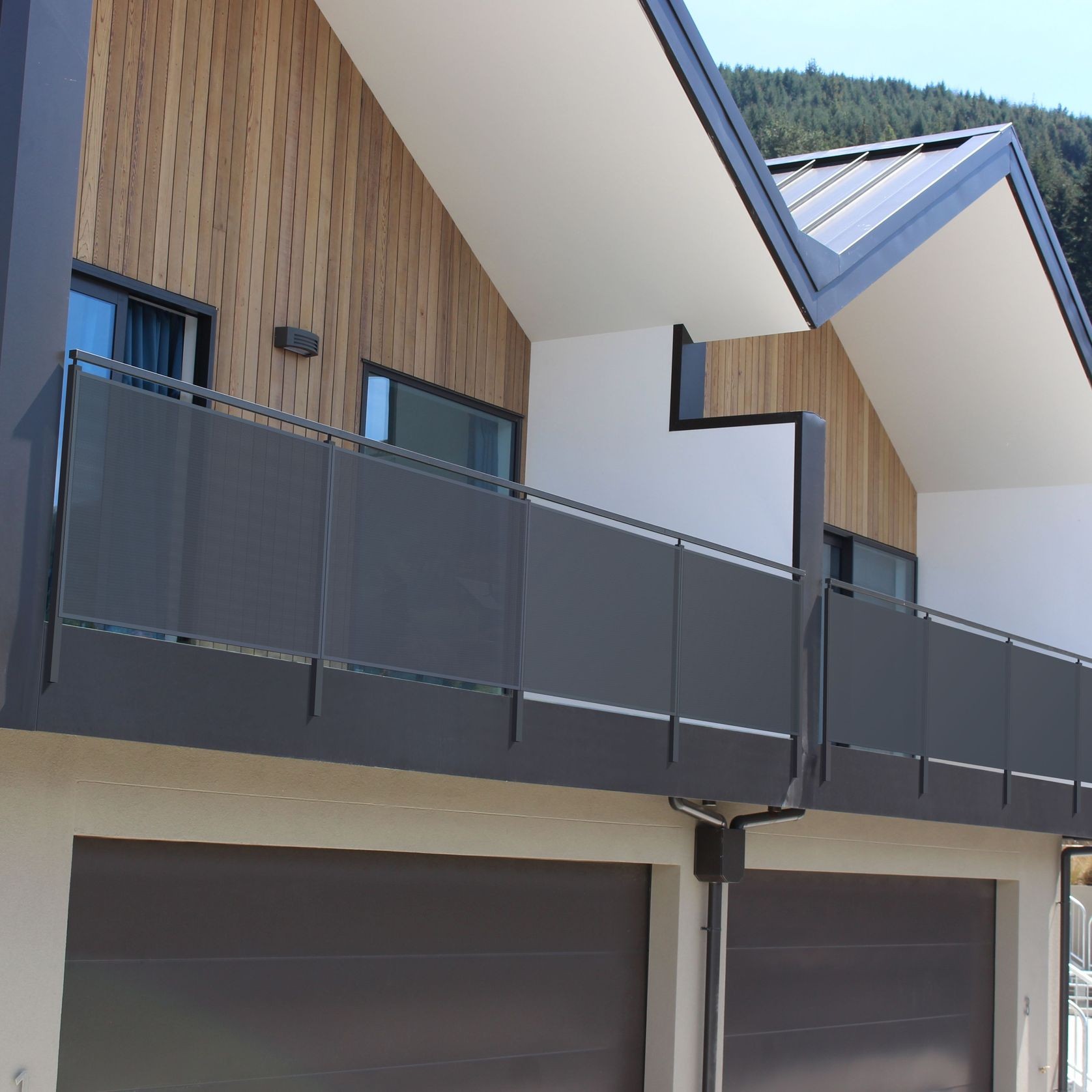 Edge® Lamerra™ Aluminium Balustrade gallery detail image