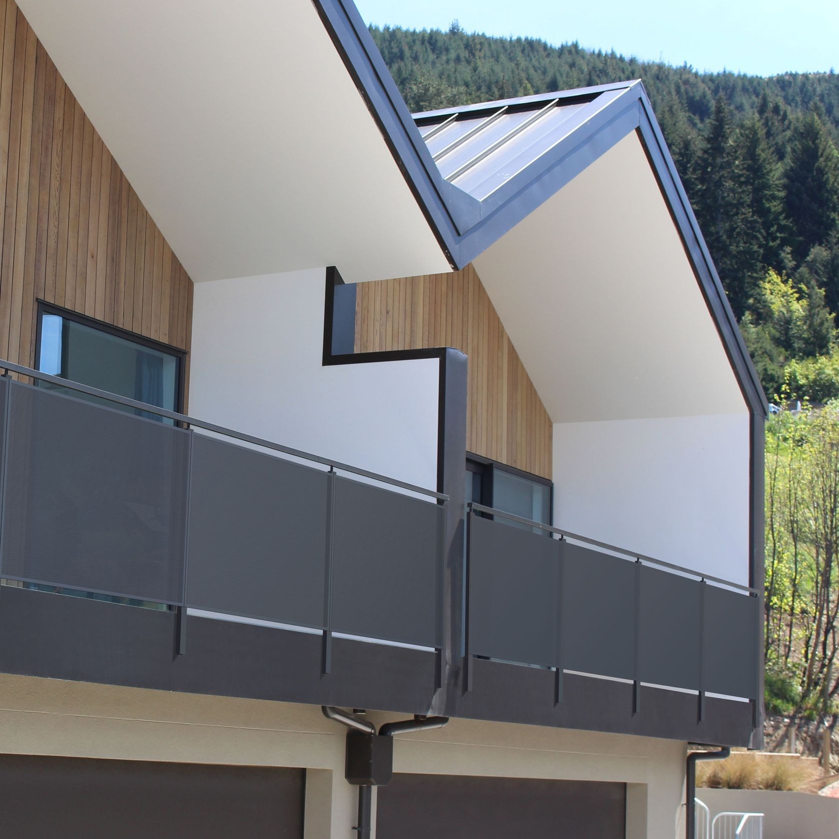 Edge® Lamerra™ Aluminium Balustrade gallery detail image