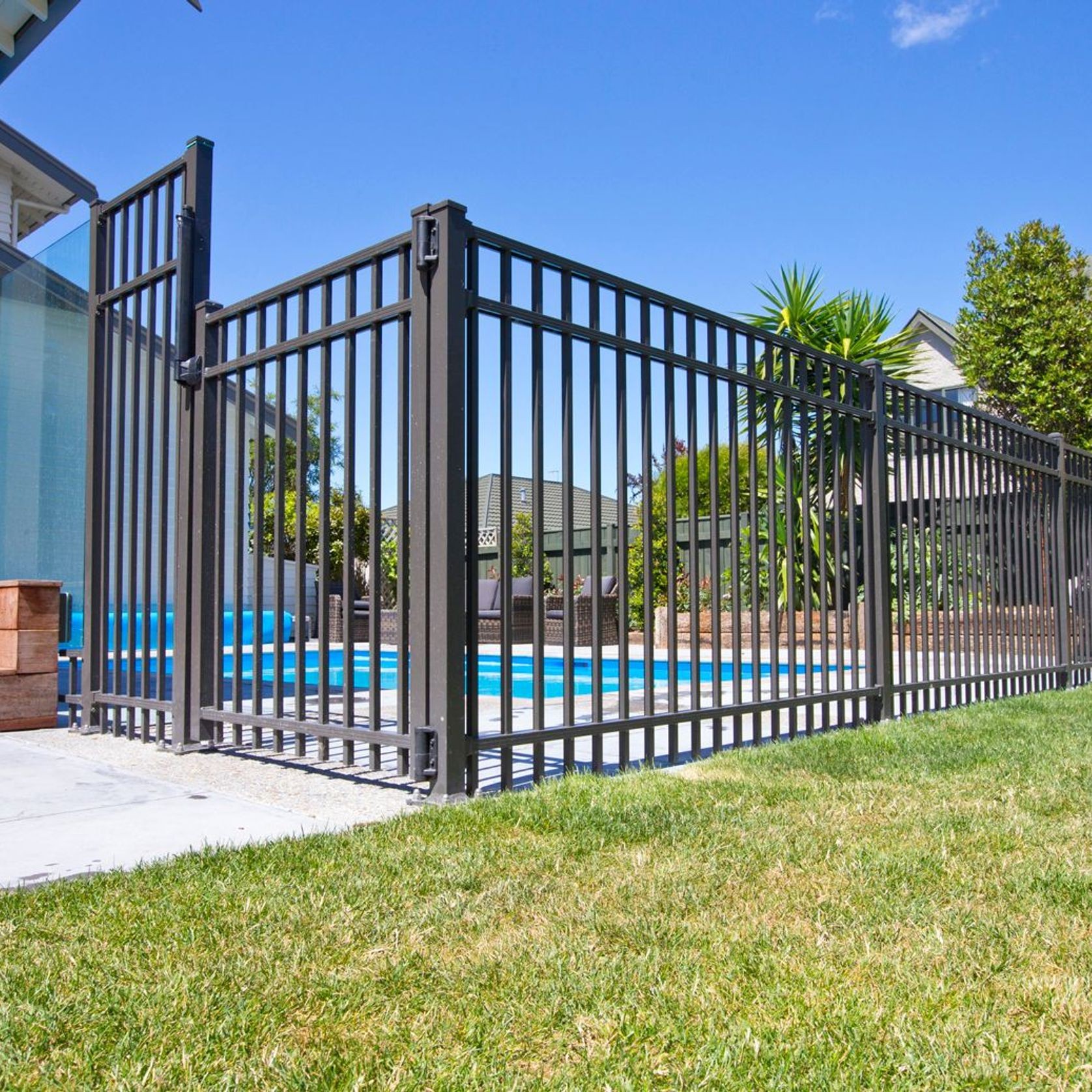 Contemporary Pool Fencing gallery detail image