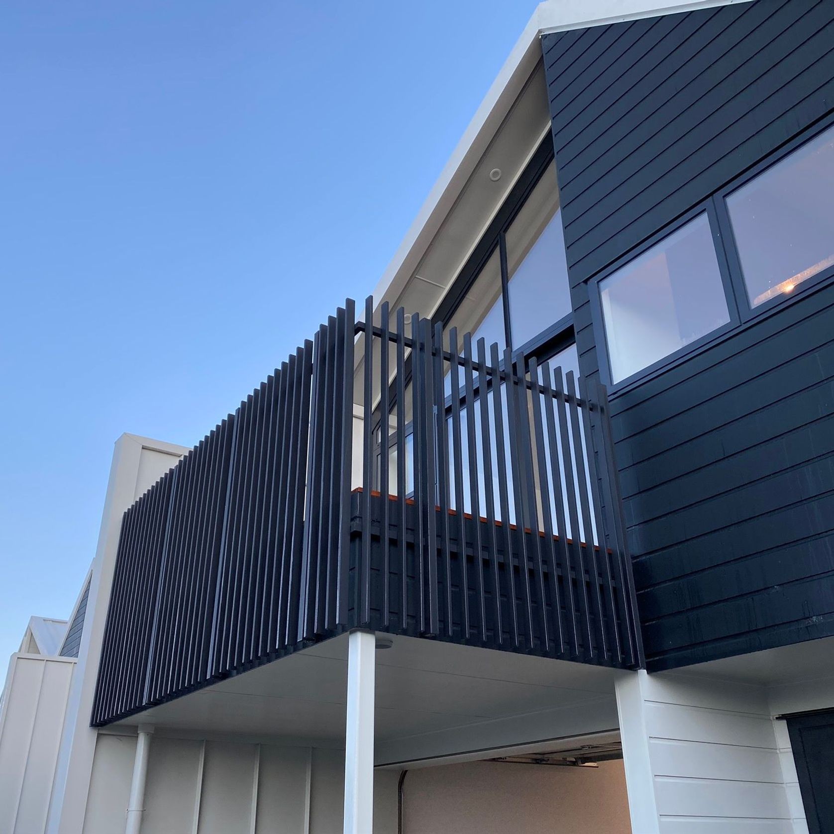 Stecca® Aluminium Fin Balustrade gallery detail image