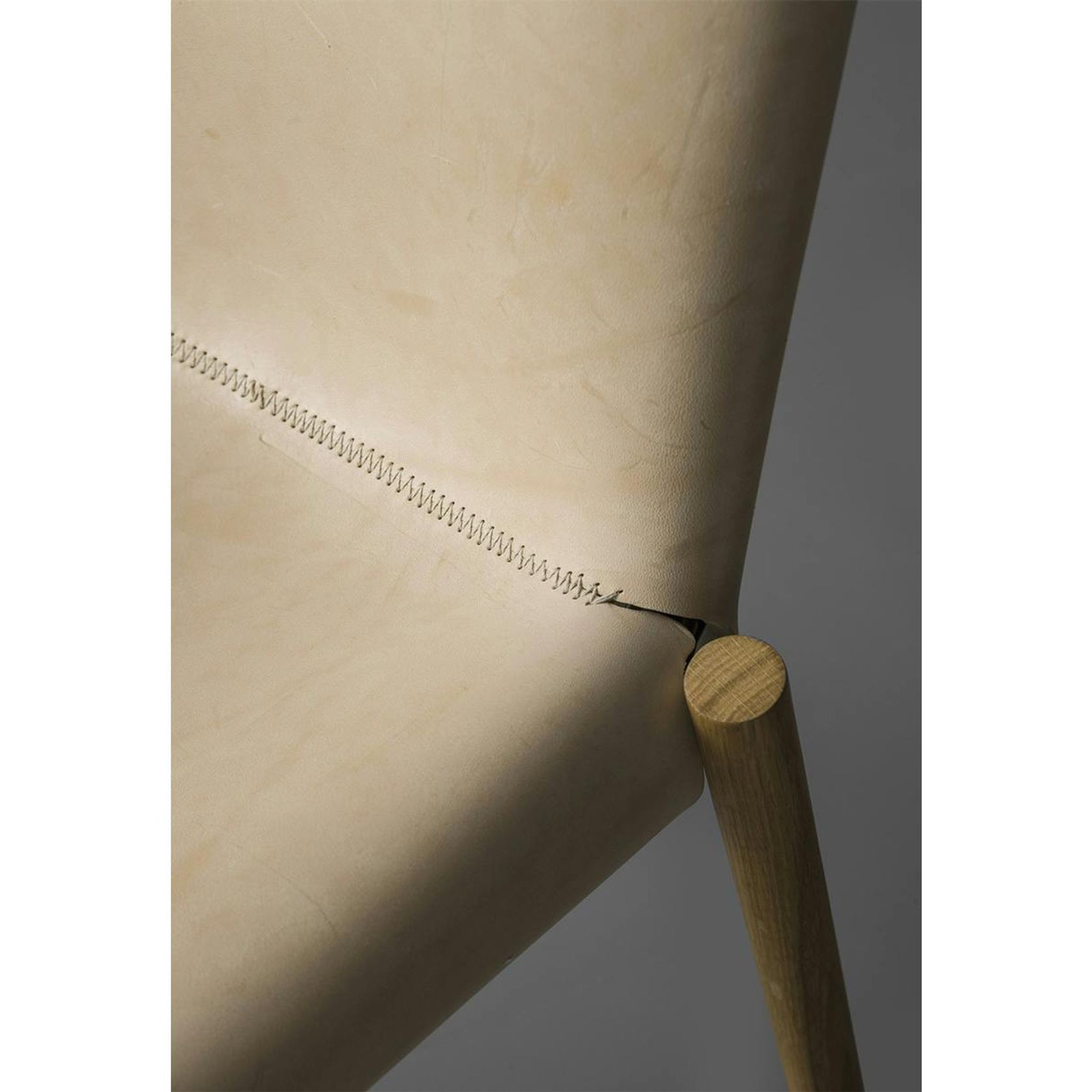 1085 Armchair gallery detail image
