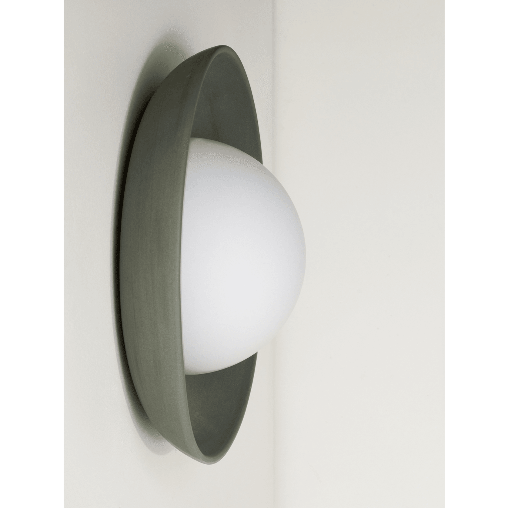 Mani Wide Sconce gallery detail image