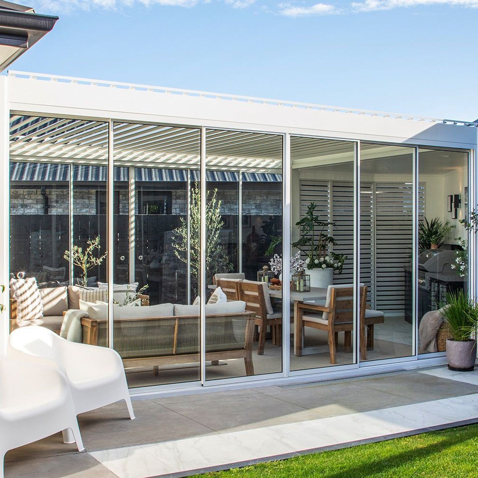 Custom Louvred Pergola gallery detail image