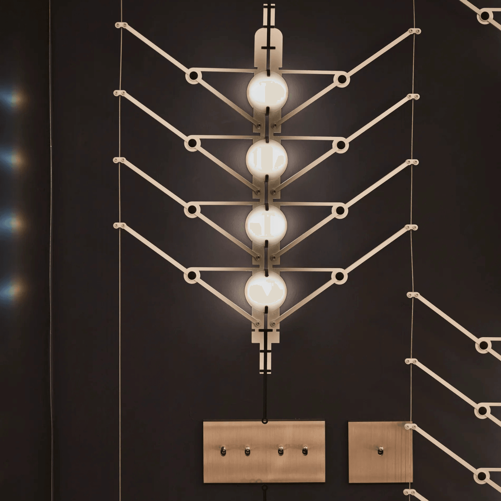 VVV Pendant gallery detail image