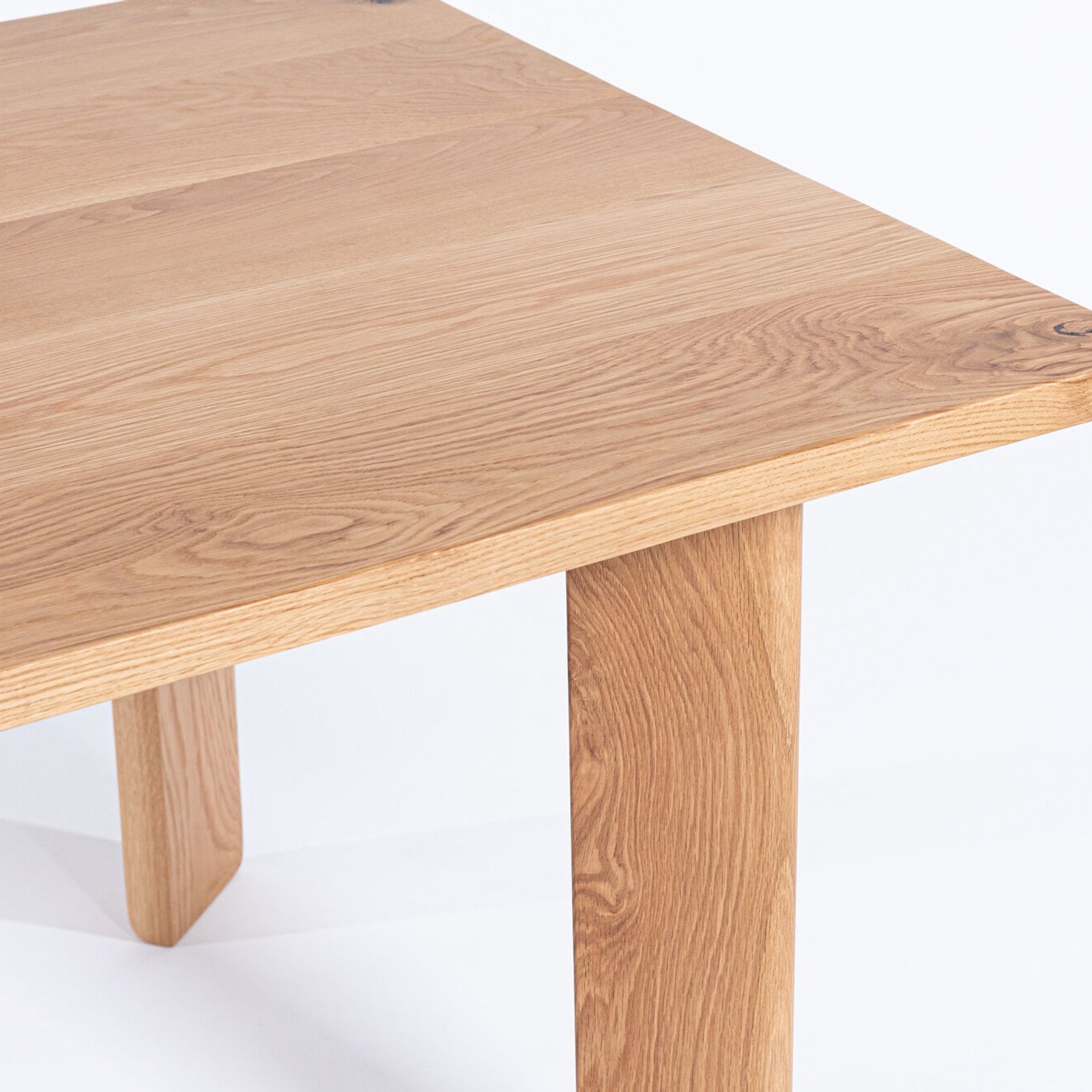 4 Pin Table gallery detail image