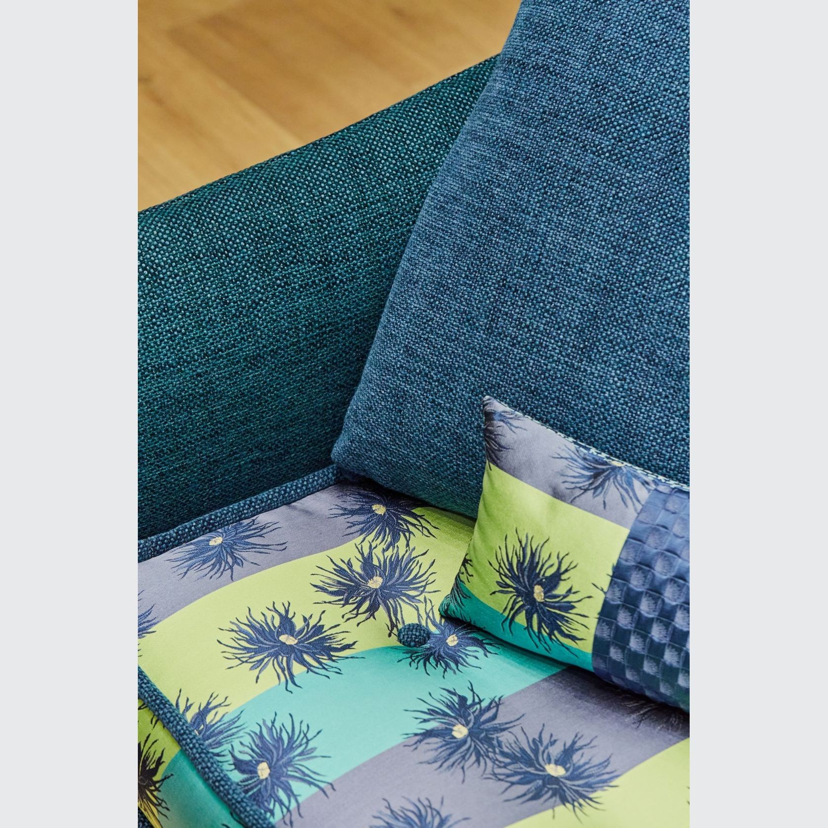 Cocoon 2 Sofa gallery detail image