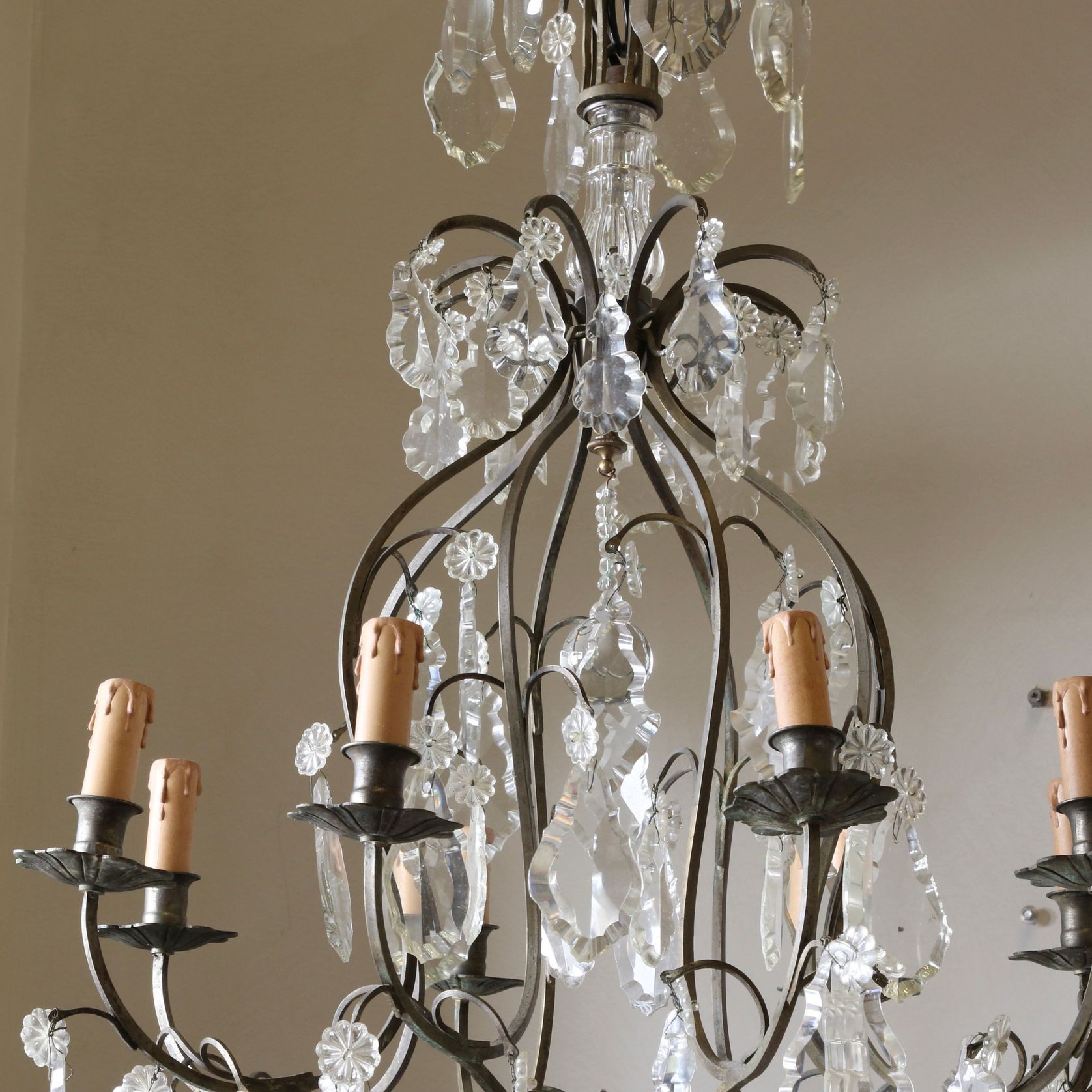A Good French Chandelier gallery detail image