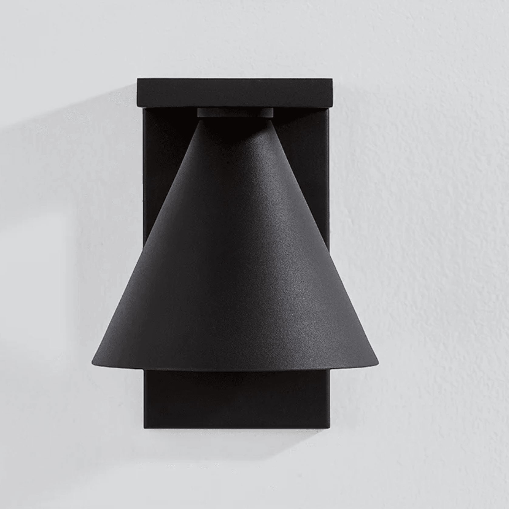 Tovan 1 Light Outdoor Wall Sconce - Large In Textured Black gallery detail image