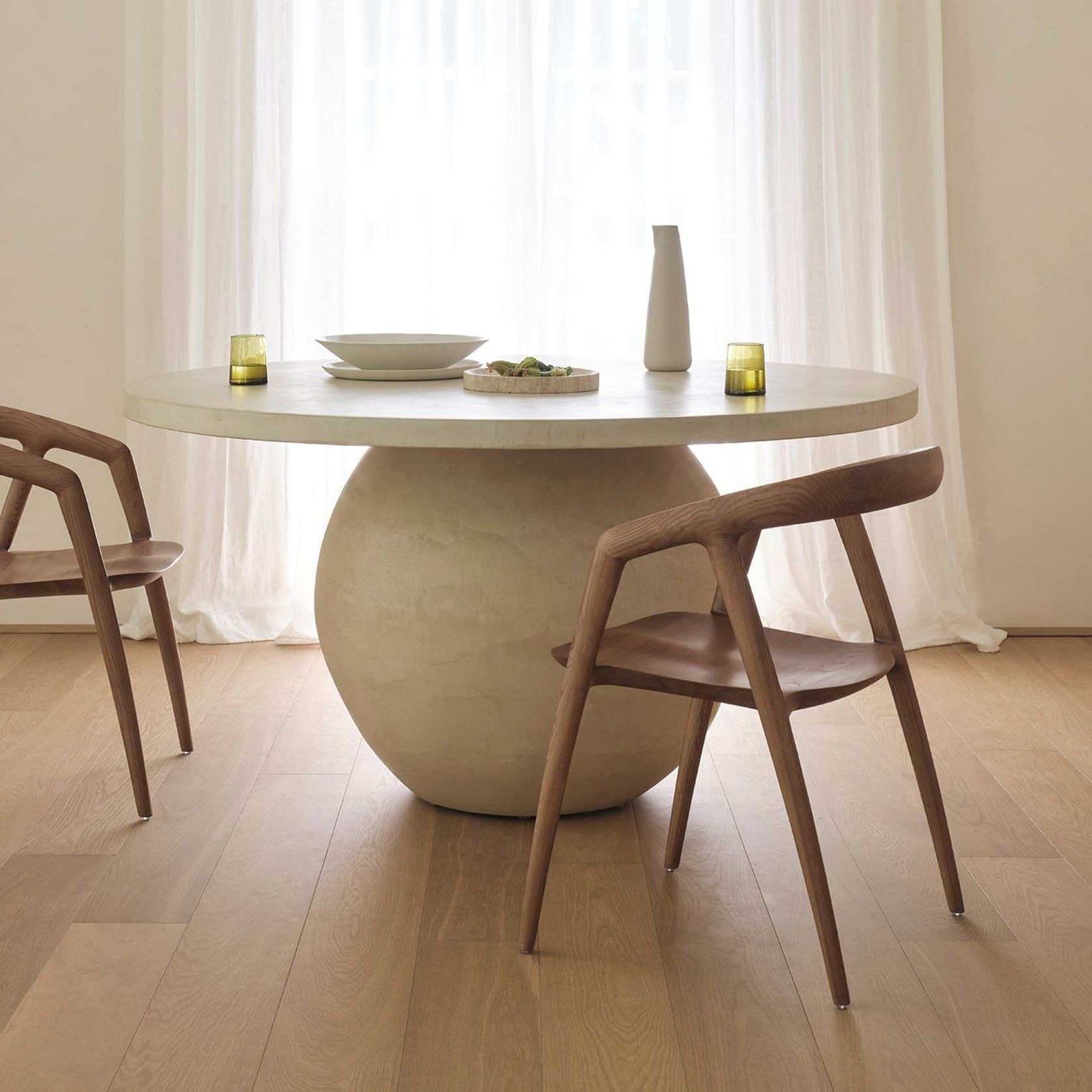 Olay Round Dining Table gallery detail image